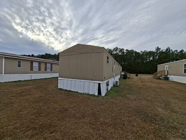 Photo - 64 Airbourne Ln