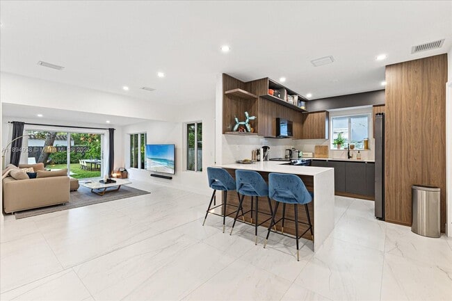 Photo - 228 SW 25th Rd