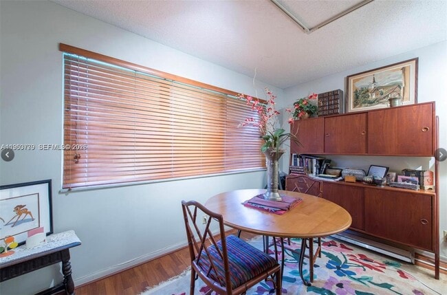 Photo - 2200 Park Ln Unidad 105