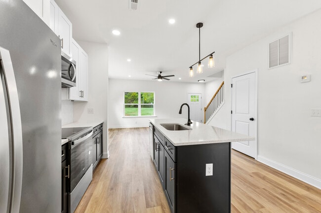 Photo - 2043 Greenoak Dr