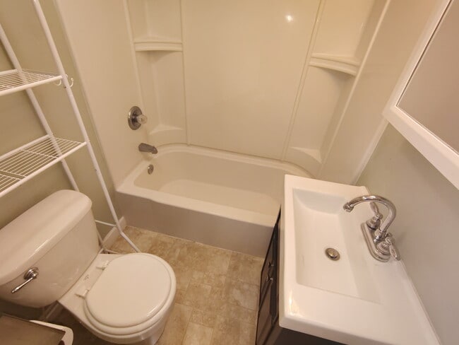 Photo - 714 W Main St Unit 3