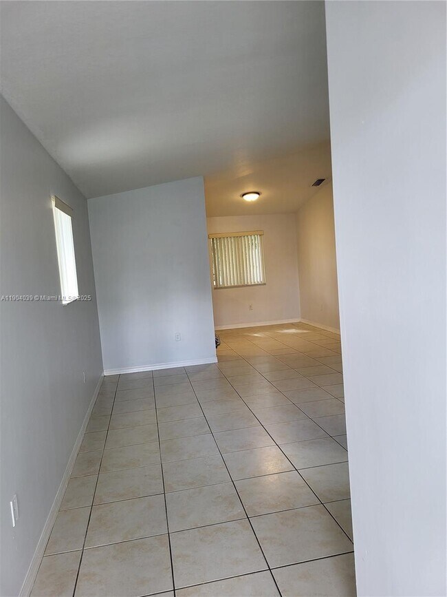 Photo - 1240 SE 28th Ct Unit 201