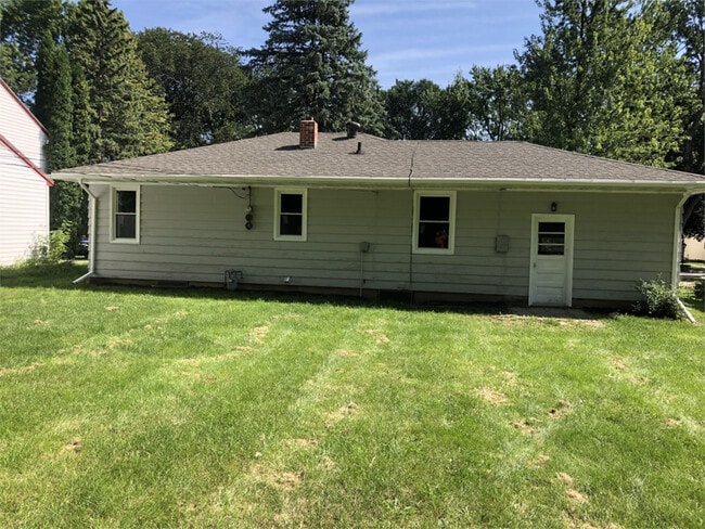 Photo - 1319 Hillcrest Ct