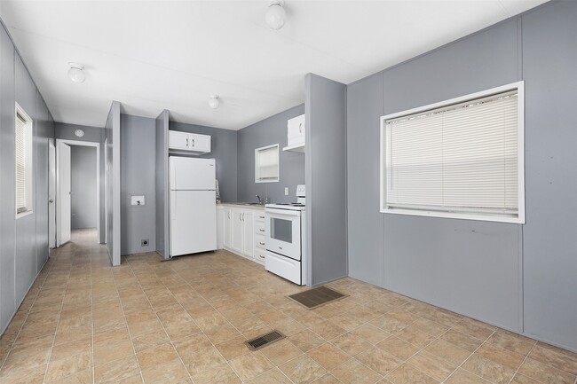 Photo - 5015 39th St E