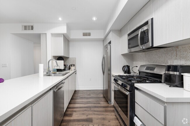 4BD, 3BA - 1,309SF - Kitchen