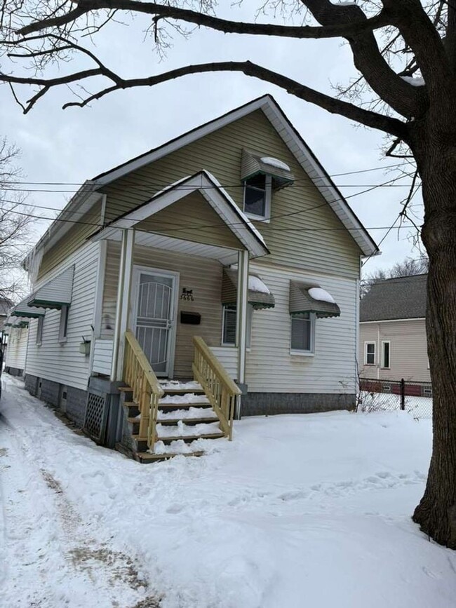 Building Photo - 3666 E 57th St