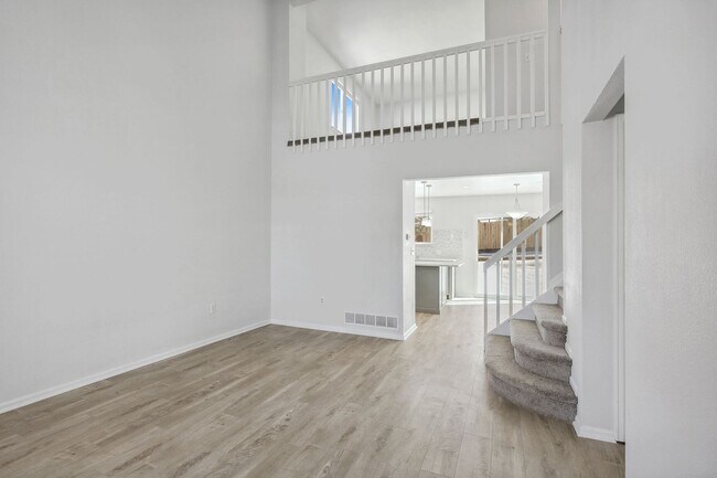 Photo - 4 bedroom 3.5 bathroom in Rock Creek