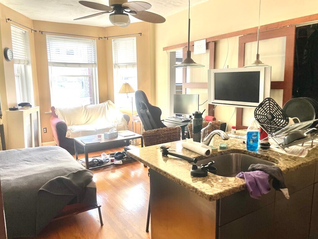 Photo - 65 Burbank St Unidad 12A