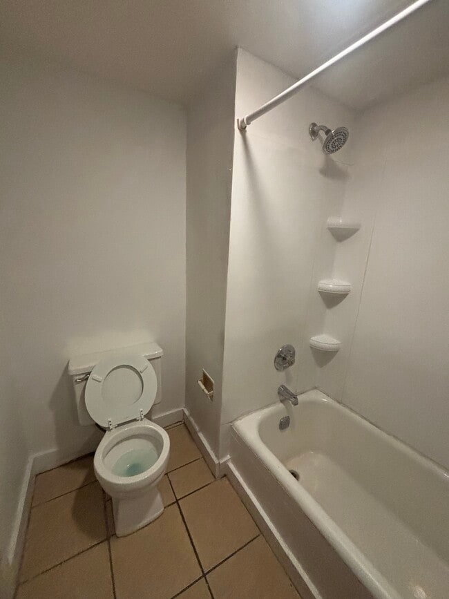 Photo - 431 W G St Unit B1