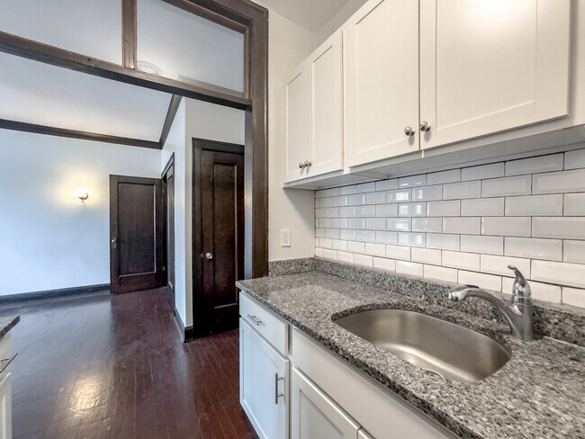 Photo - 1367 E 53rd St Unit 012