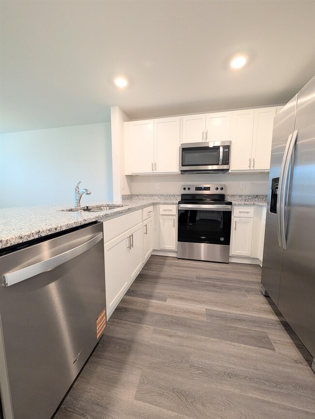 Photo - 620 Golden Resin Rd