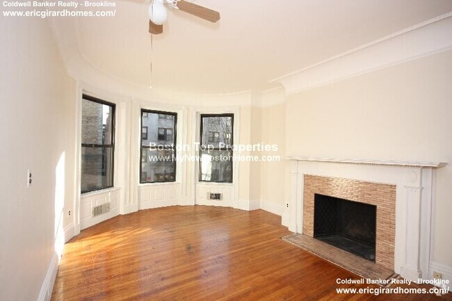 Building Photo - 9 Buswell St Unit 2F Rental