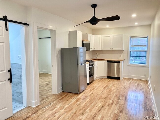 Photo - 56 Trinity Pl