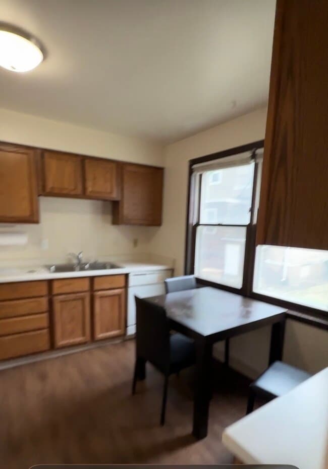 544 W Dayton St Unit 1
