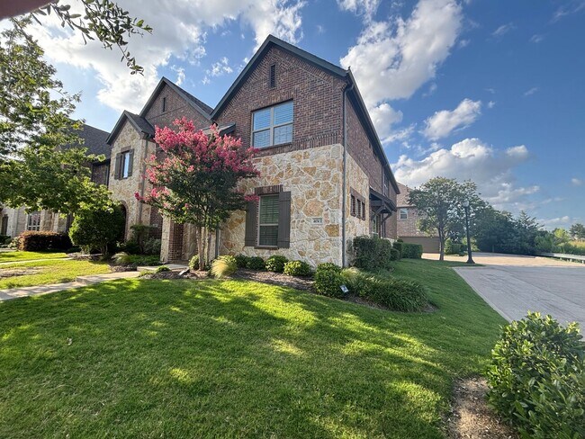 Building Photo - Great Location! Rental
