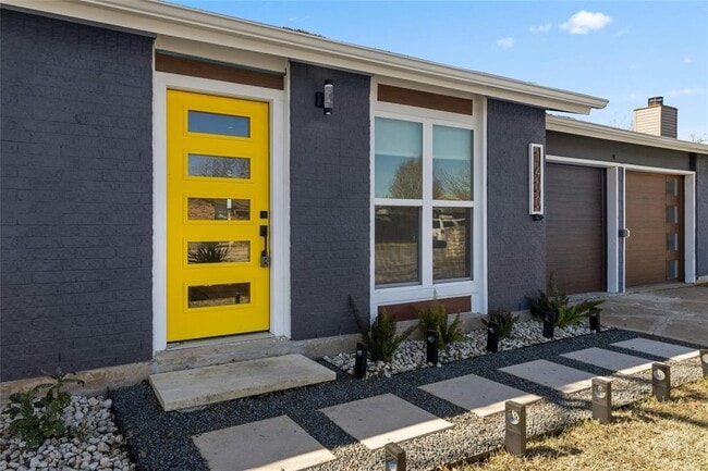 Building Photo - 1400 Bellmar Dr
