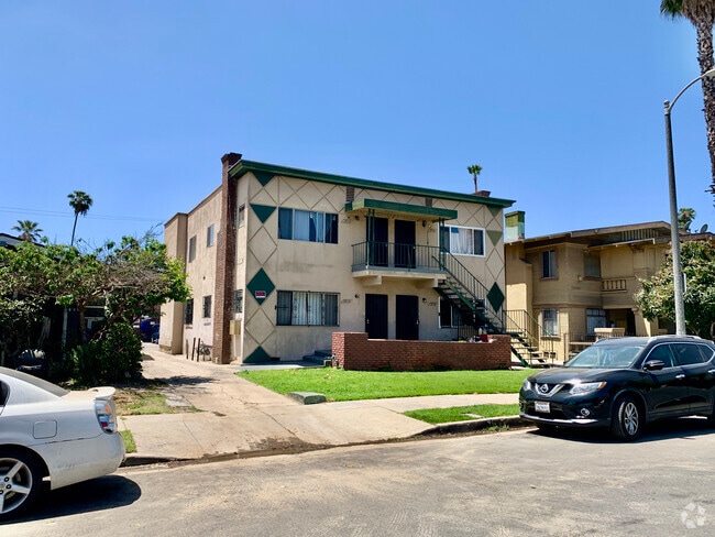 Building Photo - 1852 W 24th St Unit 1852 Rental