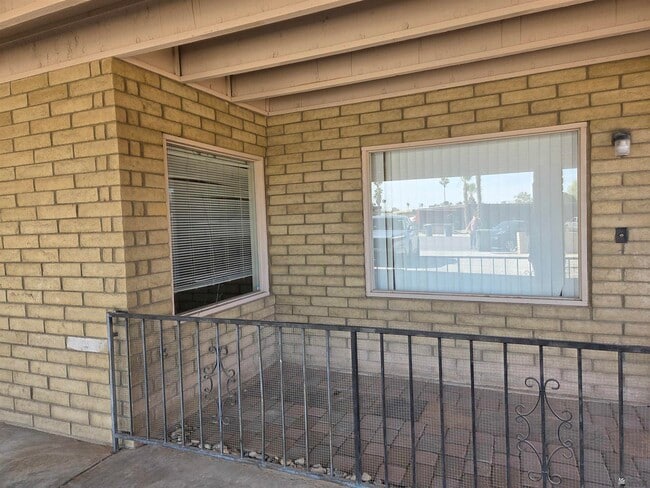 Photo - 720 E 24th Pl
