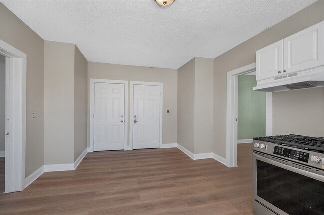 Photo - 50 1/2 Common St Unit 8