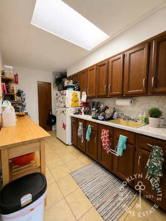 Photo - Floor-Through 1BR + Den – Top Floor Brownstone – Sun-Filled – Prime Location