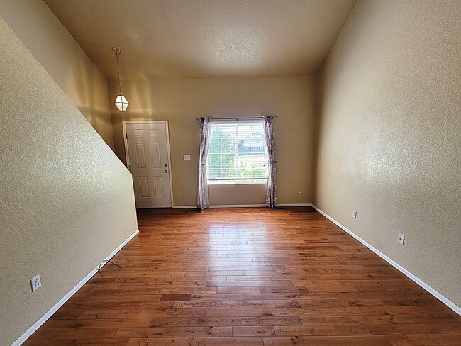 Photo - 1229 Silverqueen Rd
