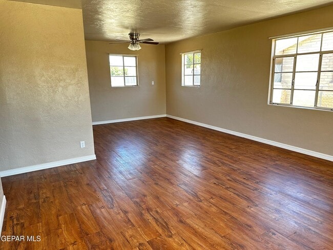 Photo - 5013 Sierra Madre Dr