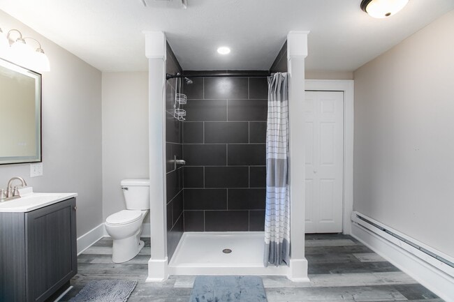 Photo - 1250 Portage Ave