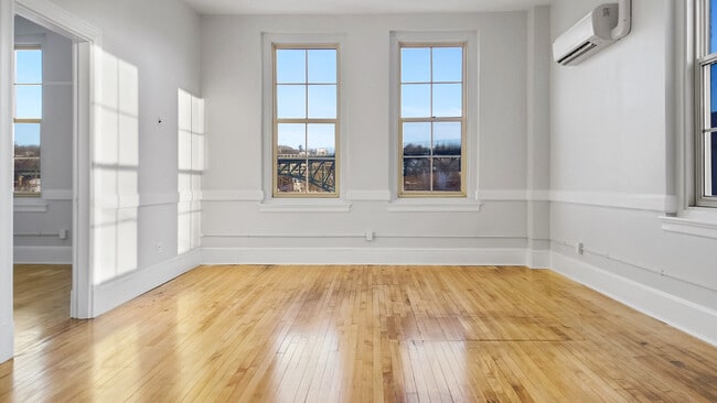 Building Photo - 341 Water St Unit 206