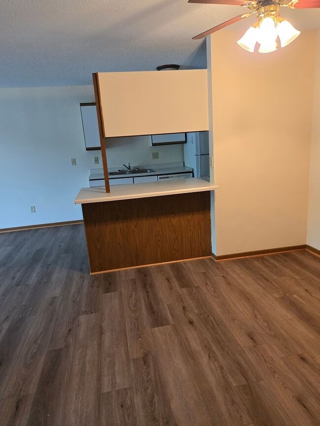 Photo - Evergreen Square Apartments Unit 913-105
