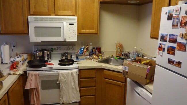 Building Photo - One Bedroom near Utah Valley Hospital and Provo Recreation Center Unit 672 105