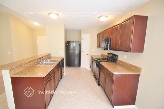 Photo - 223 116th St E