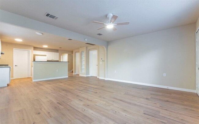 Photo - 7106 Thannas Way