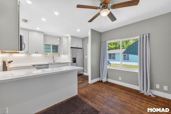 Photo - 601 NE 35th St