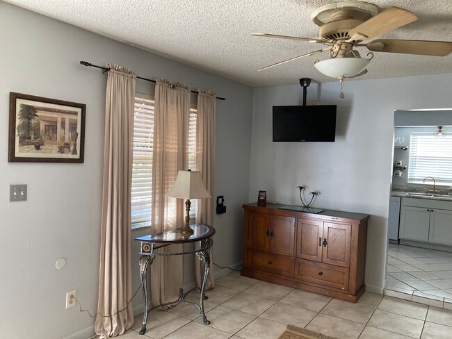 Photo - 522 Camino Ct