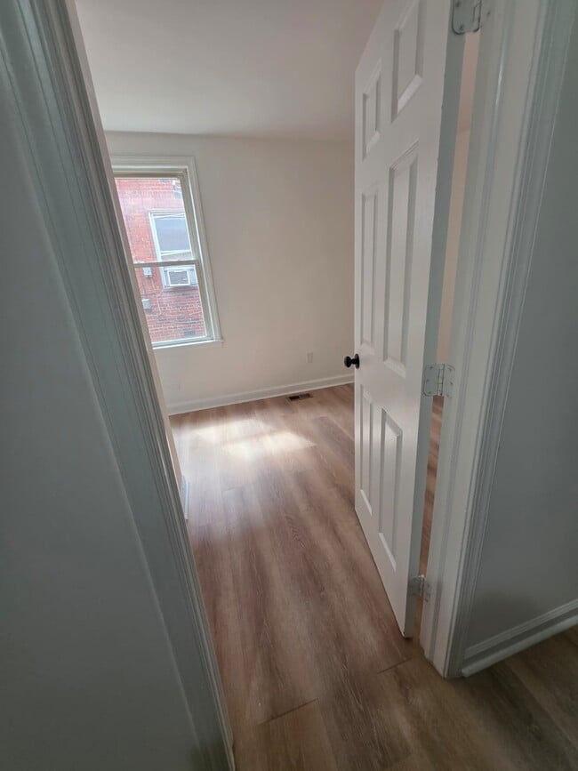 Photo - 4262 Clay St NE