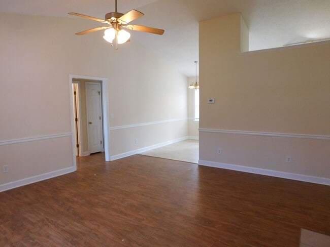 Photo - 113 Fairmount Way