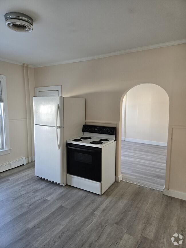 Building Photo - 51 College St Unit 1 Rental
