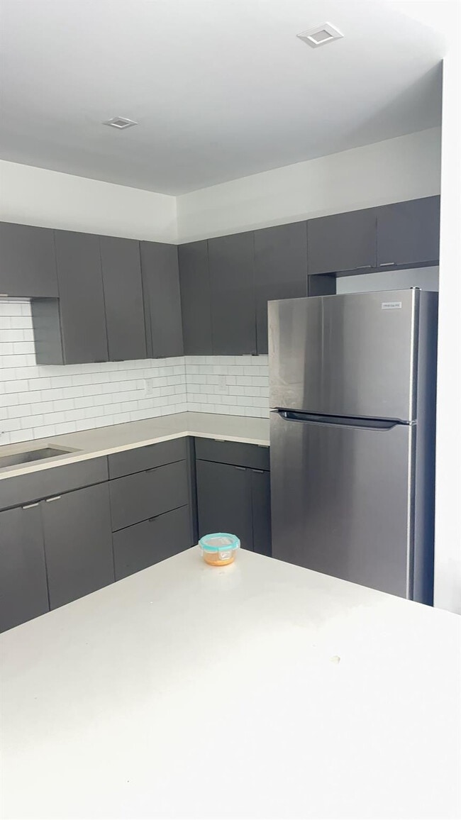 Photo - 3050 NW 68th St Unidad 2304