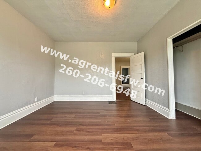 Photo - 825 Eckart St