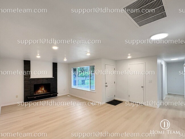 Photo - "Charming 4-Bed Retreat in Covington with Elegant Granite Touches!"