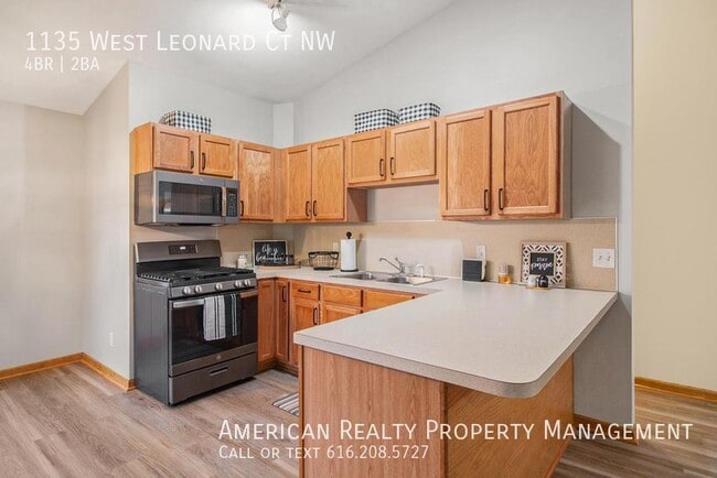 Photo - 1135 W Leonard Ct