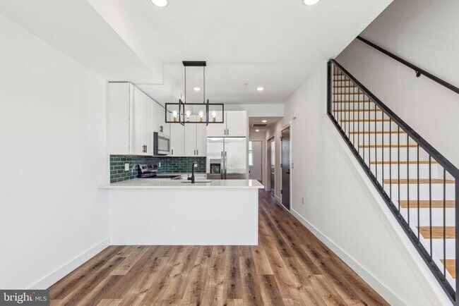 Photo - 415 W York St