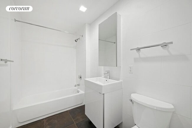 Photo - 41-18 Crescent St