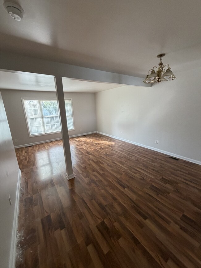 Photo - 160 Lee St