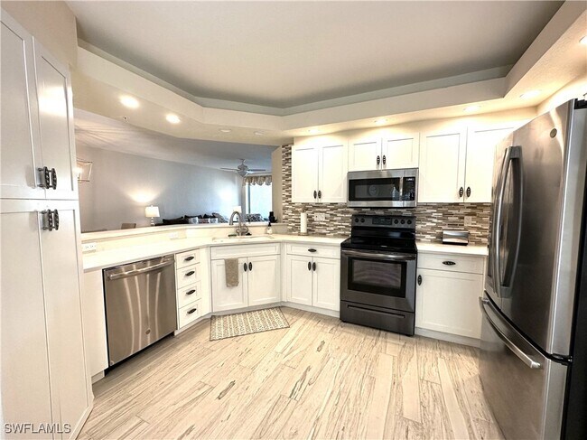 Building Photo - 6816 Satinleaf Rd S Unit 102 Rental