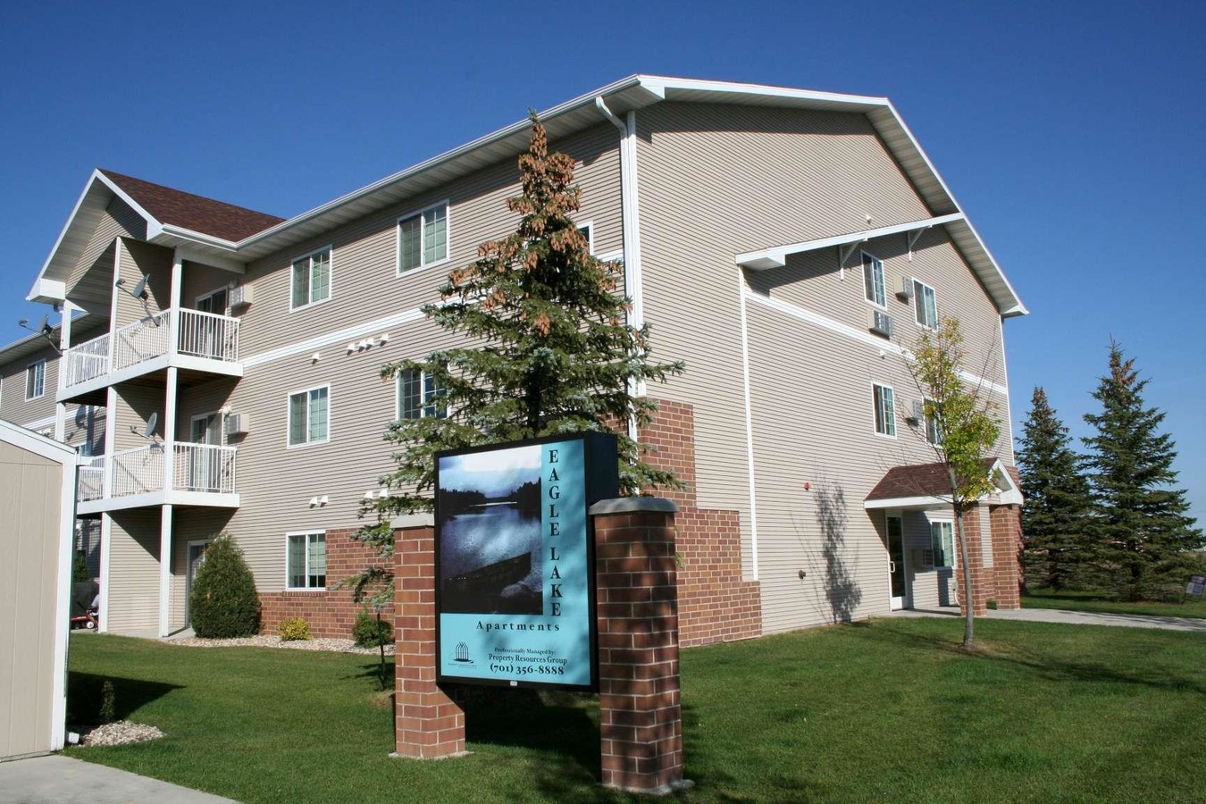 Photo - Eagle Lake Apartments