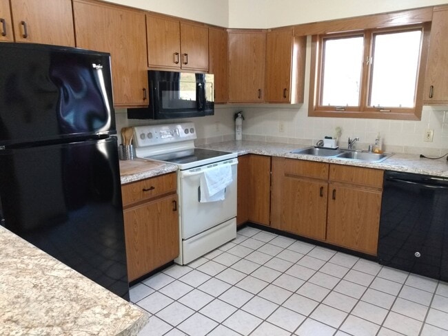 Kitchen - 874 Xanadu Rd Condo Unit Forest 10
