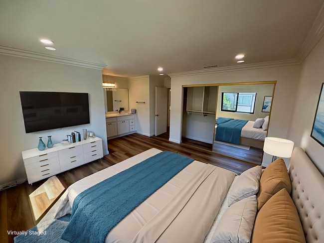 Building Photo - Beautifully Updated 2 Bed, 2 Bath Condo in... Unit 16