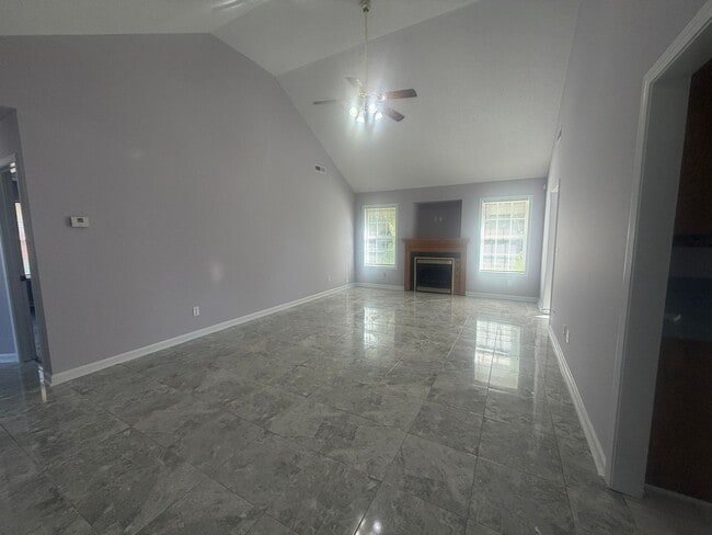 3560 Oleander Dr