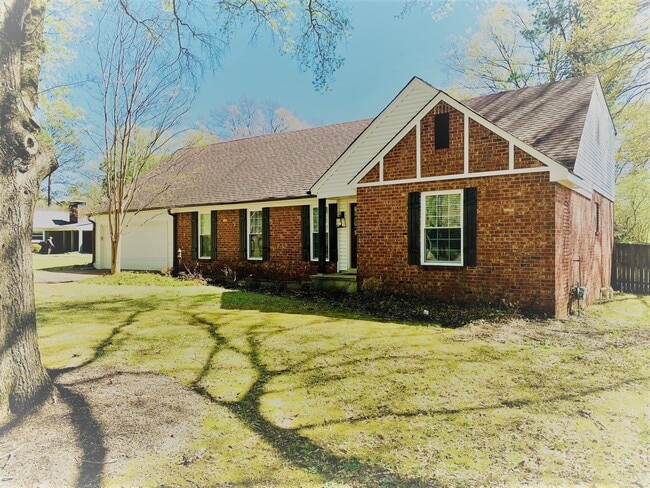 Photo - 7207 Poplar Pike